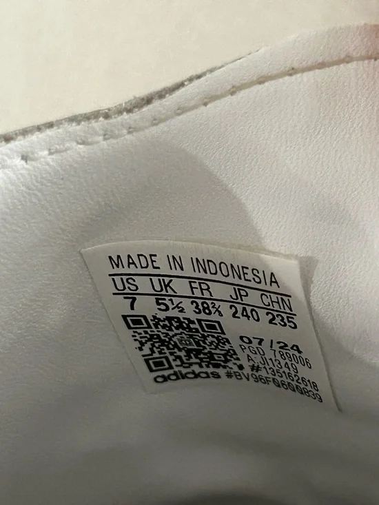 Adidas Women's Samba Sneakers in Black & White - Picture 9 of 9